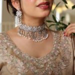 خناق فضي باللؤلؤ