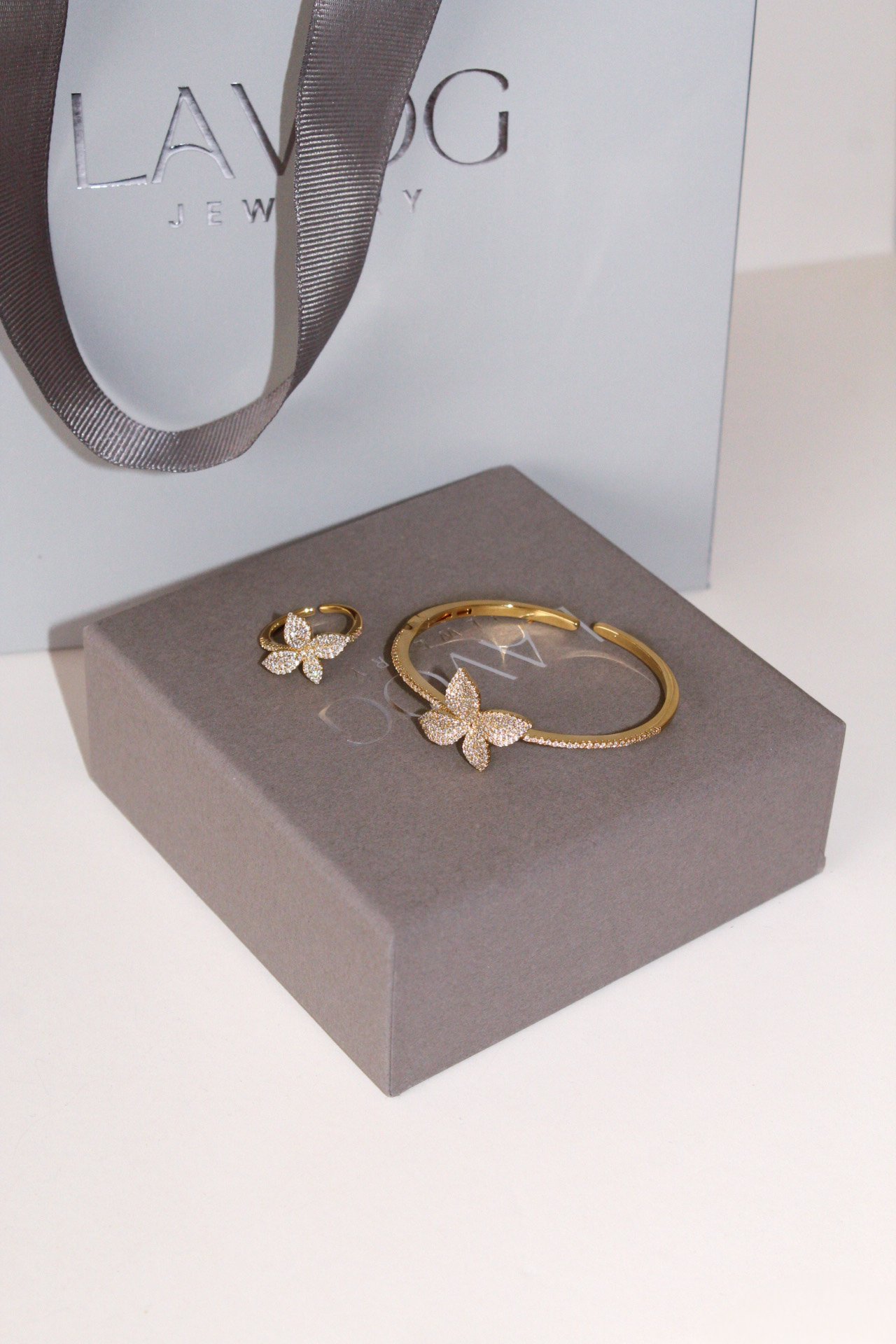 IMG_3784 Flora set - Image 1