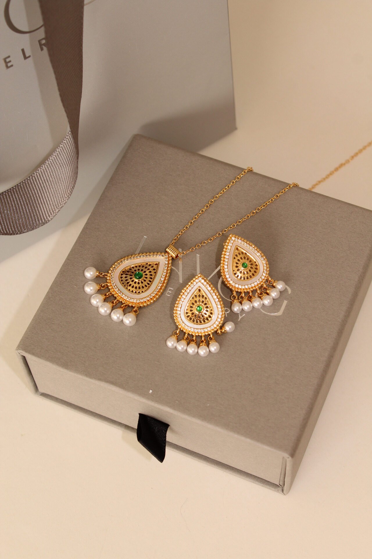 IMG_3868 lulu tears set - Image 1